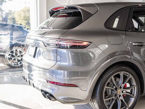 Used 2021 Porsche Cayenne GTS image 12