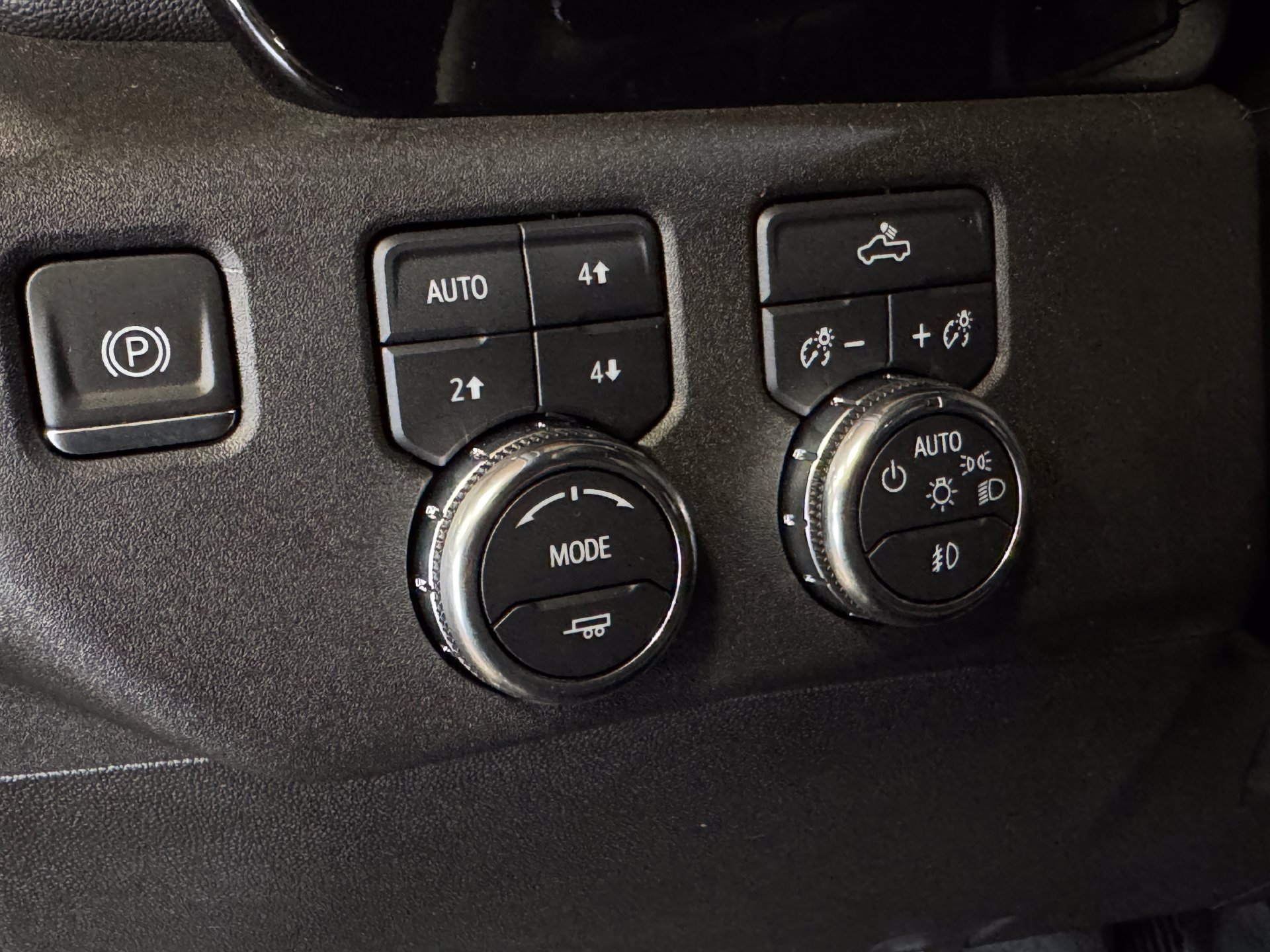 Used 2024 GMC Sierra 1500 Elevation w/ LPO, Elevation Black Package AWD/4WD image 34