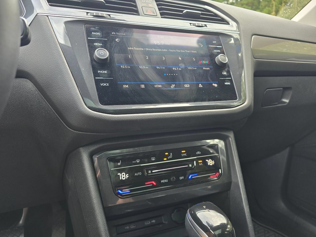 Used 2022 Volkswagen Tiguan SE AWD/4WD image 20
