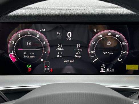 New 2026 Volkswagen Tiguan SE R-Line FWD image 24