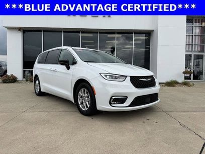 Used 2024 Chrysler Pacifica Touring-L