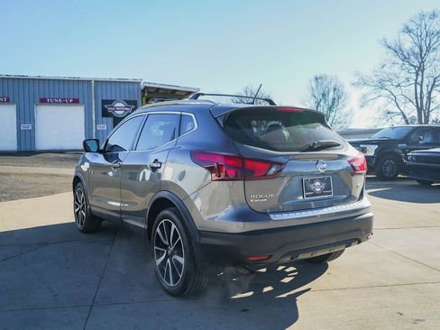 Used 2017 Nissan Rogue Sport SL image 4