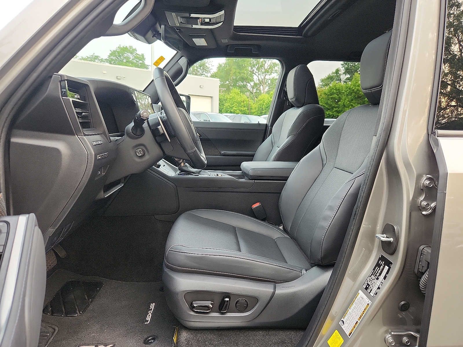 Used 2024 Lexus GX 550 w/ Accessory Package (Z1) AWD/4WD image 13