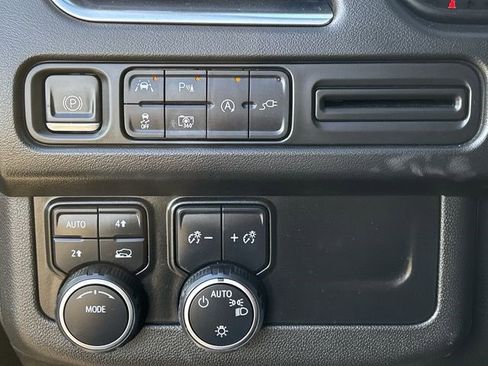 Used 2022 Chevrolet Tahoe RST w/ Luxury Package image 18