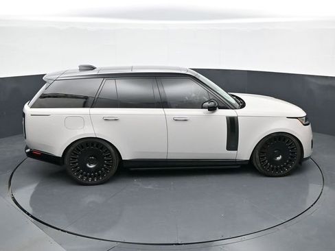 Used 2025 Land Rover Range Rover SV AWD/4WD image 35