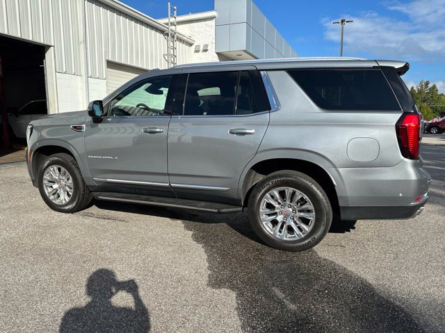 Used 2025 GMC Yukon Denali AWD/4WD image 3
