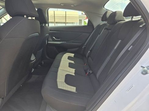 Used 2025 Hyundai Elantra SEL FWD image 26