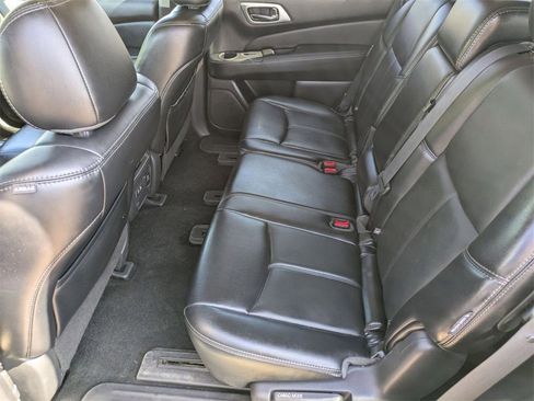 Used 2019 Nissan Pathfinder SL image 46