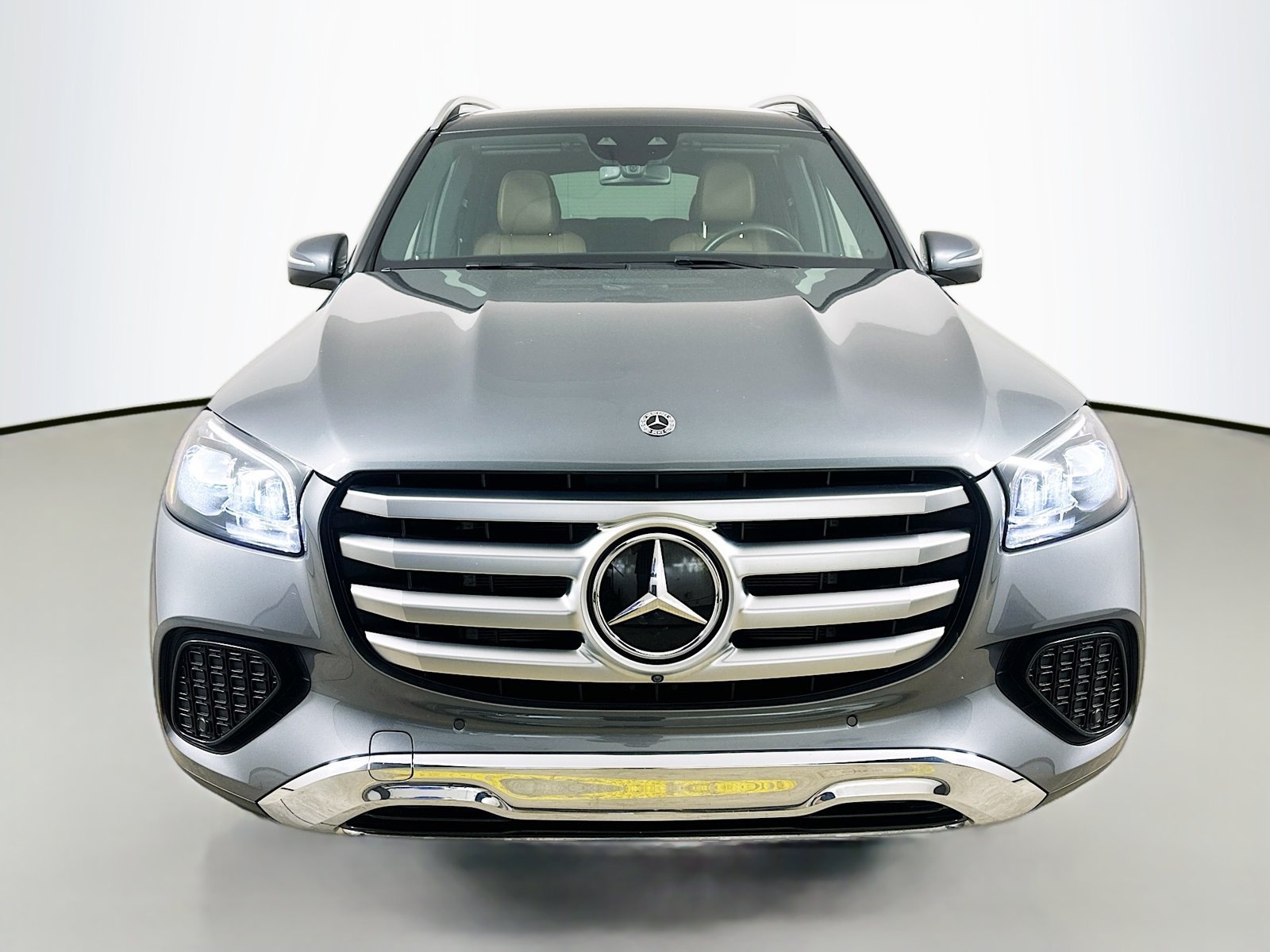 Used 2024 Mercedes-Benz GLS 450 4MATIC image 2