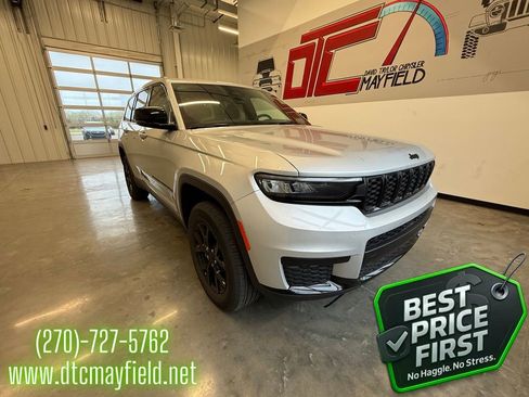 Used 2024 Jeep Grand Cherokee L Laredo image 1