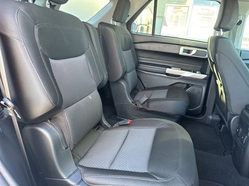 Used 2023 Ford Explorer XLT image 16