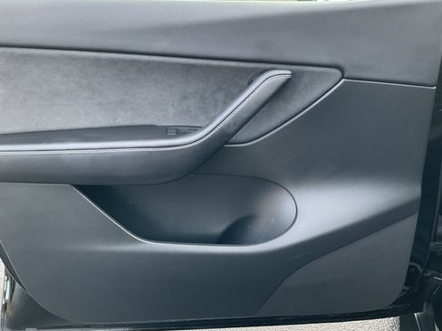 Used 2022 Tesla Model Y Performance image 29