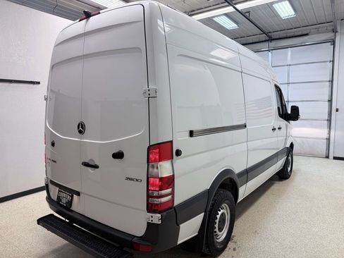Used 2017 Mercedes-Benz Sprinter 2500 image 9