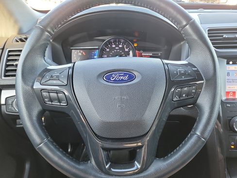 Used 2019 Ford Explorer XLT w/ Equipment Group 202A image 18