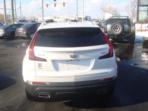 Used 2021 Cadillac XT4 Luxury w/ Cold Weather Package image 5