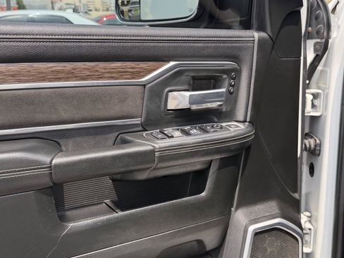 Used 2019 RAM 2500 Laramie AWD/4WD image 13