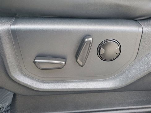 Used 2024 Ford Expedition Max XLT image 19