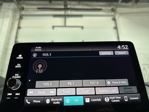 Used 2025 Honda Pilot TrailSport image 33