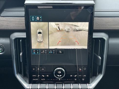 New 2026 GMC Acadia Denali w/ Super Cruise Package image 15