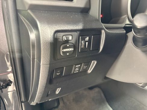 Used 2010 Toyota 4Runner Limited AWD/4WD image 18