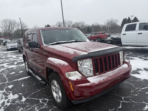 Used 2012 Jeep Liberty Sport image 3