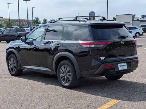 Used 2023 Nissan Pathfinder SV w/ Black Appearance Package AWD/4WD image 3