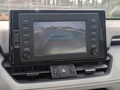 Used 2019 Toyota RAV4 XLE Premium image 23