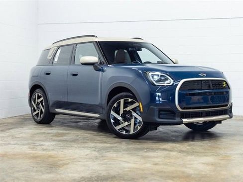 Used 2025 MINI Cooper Countryman SE w/ Comfort Package Max image 4