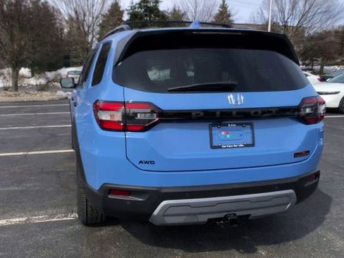 New 2025 Honda Pilot TrailSport image 8