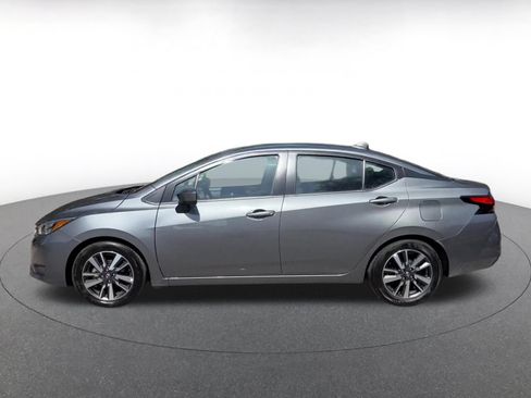 Used 2025 Nissan Versa SV FWD image 7