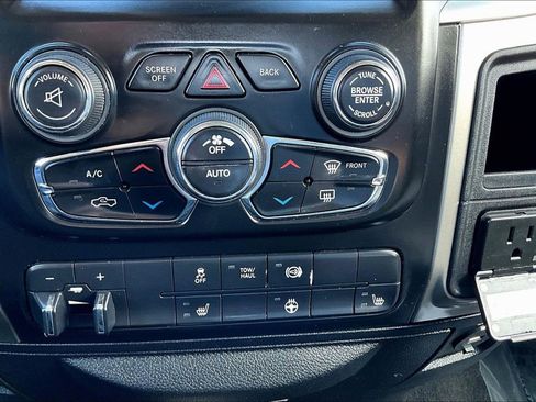 Used 2018 RAM 3500 Big Horn image 24