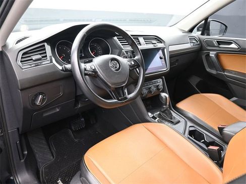 Used 2018 Volkswagen Tiguan SEL image 28
