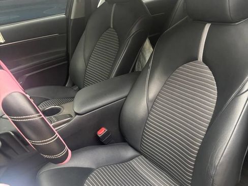 Used 2022 Toyota Camry SE w/ Convenience Package FWD image 15