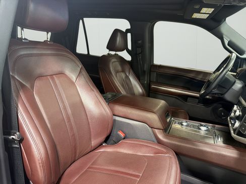 Used 2024 Ford Expedition Limited AWD/4WD image 15