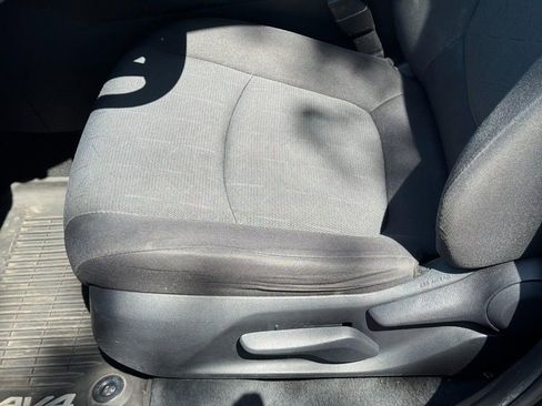 Used 2019 Toyota RAV4 XLE image 17