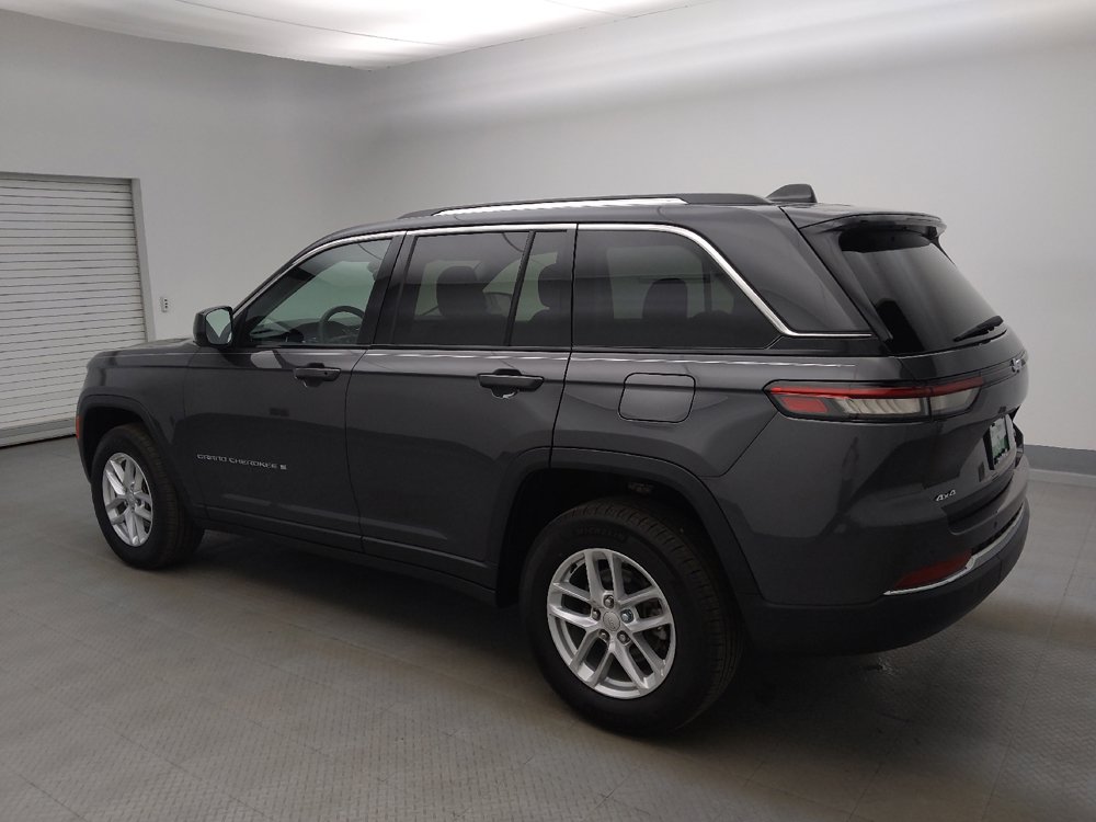 Used 2023 Jeep Grand Cherokee Laredo w/ Luxury Tech Group I AWD/4WD image 3