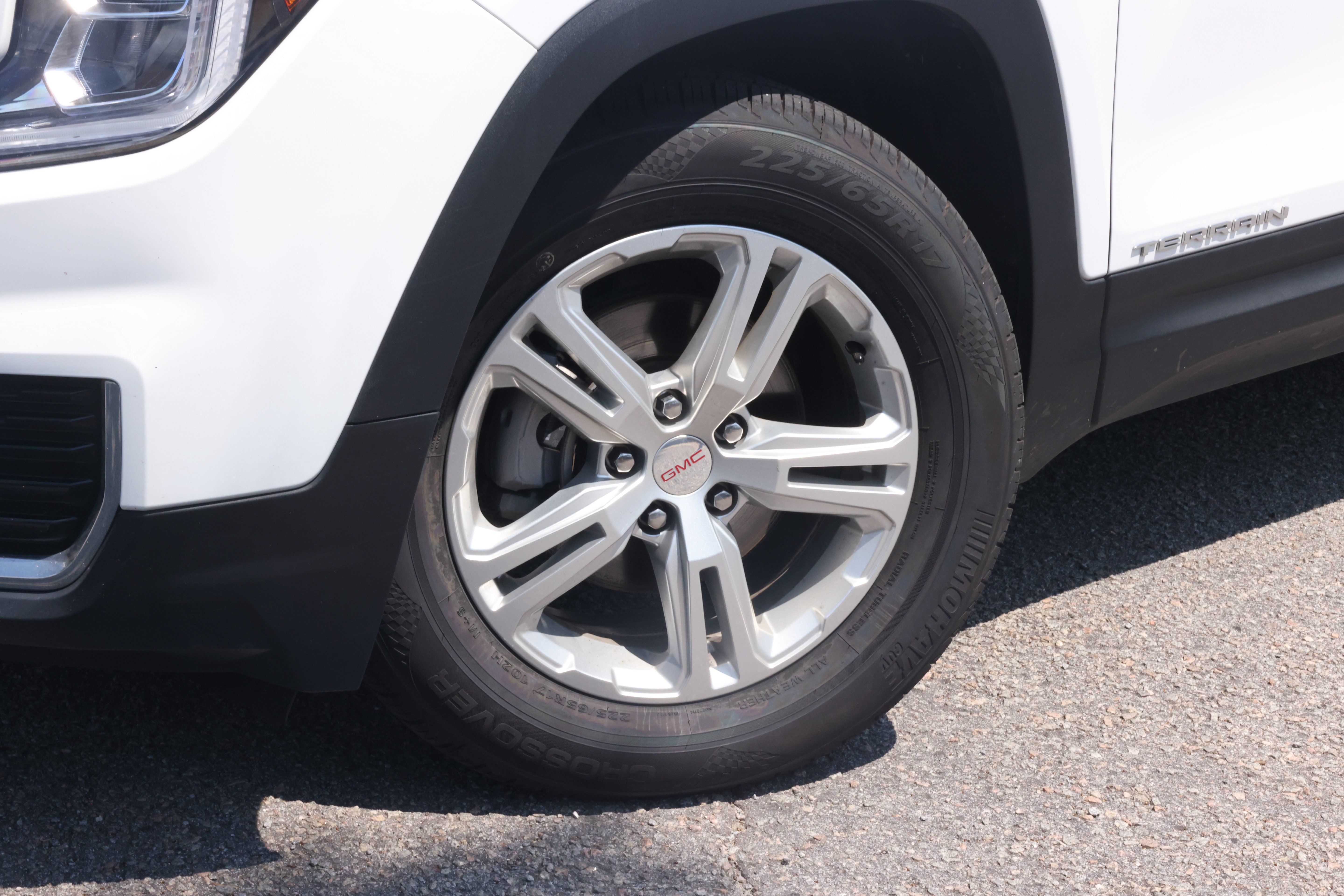 Used 2024 GMC Terrain SLE AWD/4WD image 21