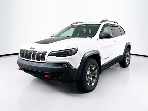 Used 2020 Jeep Cherokee Trailhawk w/ Comfort/Convenience Group AWD/4WD image 3