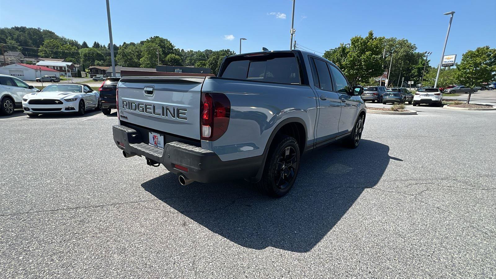 Used 2025 Honda Ridgeline Black Edition image 4