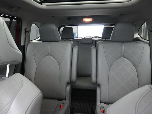 Used 2021 Toyota Highlander Platinum AWD/4WD image 22