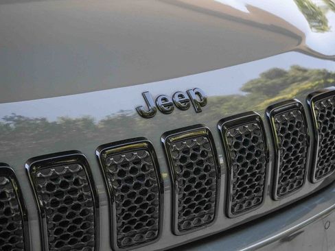 Used 2023 Jeep Cherokee Altitude Lux w/ Lux Elite Package AWD/4WD image 9