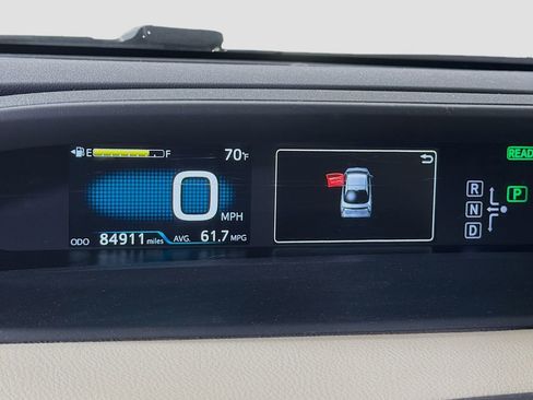 Used 2018 Toyota Prius Three w/ Advanced Technology Package image 15