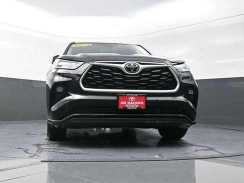 Used 2022 Toyota Highlander XLE image 32