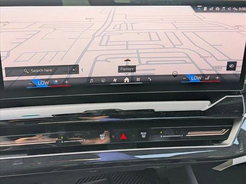 Used 2026 BMW 530i xDrive w/ Premium Package image 13