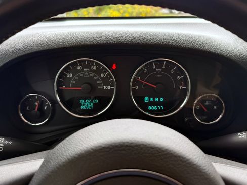 Used 2012 Jeep Wrangler Unlimited Sahara w/ Connectivity Group AWD/4WD image 22