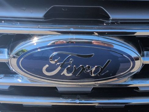 Used 2020 Ford Edge SE FWD image 31