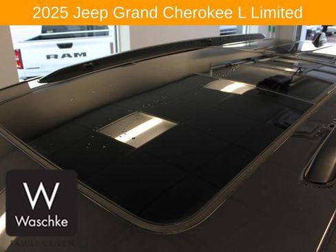 Used 2025 Jeep Grand Cherokee L Limited w/ Trailer Tow Package image 10