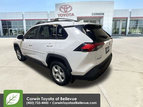 Used 2019 Toyota RAV4 XLE image 6