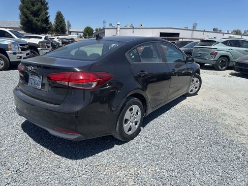 Used 2017 Kia Forte LX FWD image 4