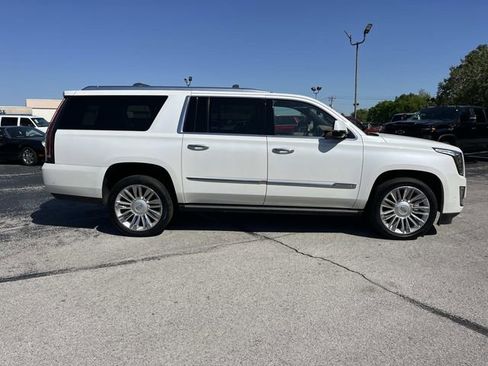 Used 2018 Cadillac Escalade ESV Platinum image 2